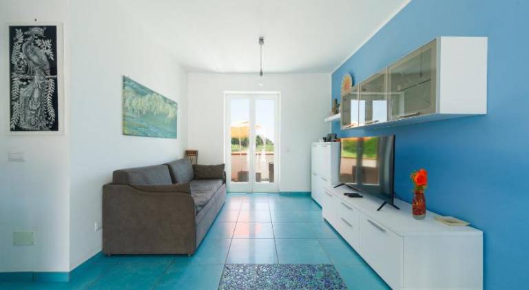 Vacation home with patio | Beach nearby | Good for workation | Pets are welcome — photo 2