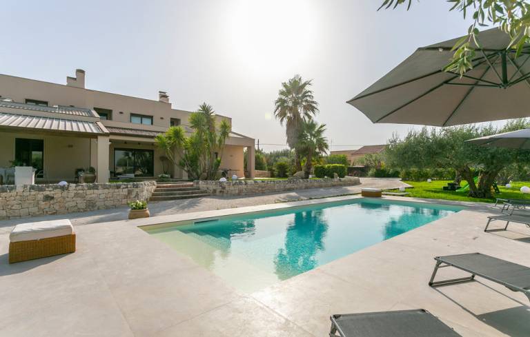 Fully equipped lovely villa with hot tub, sauna & private pool | Dogs allowed — photo 2