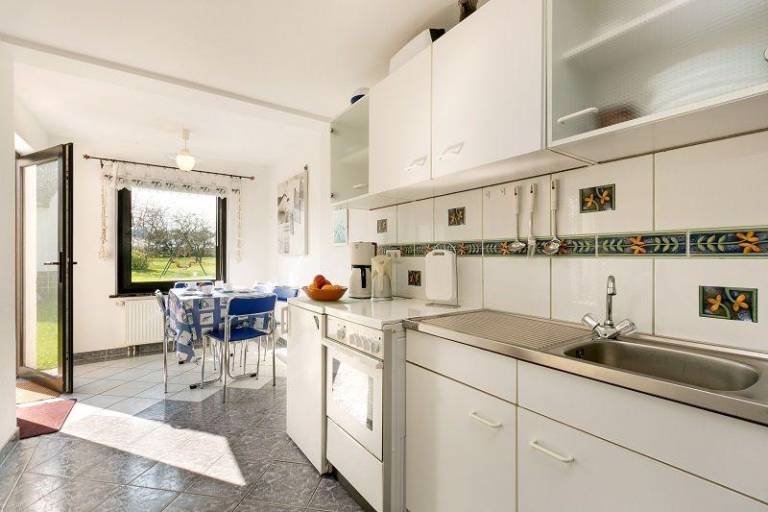 Children-friendly charming holiday apartment with terrace, garden & grill | Pets allowed — photo 5