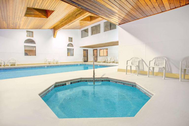 Days Inn & Suites by Wyndham Red Rock-Gallup in Gallup, NM
