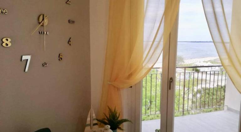 Apartment with terrace — photo 3