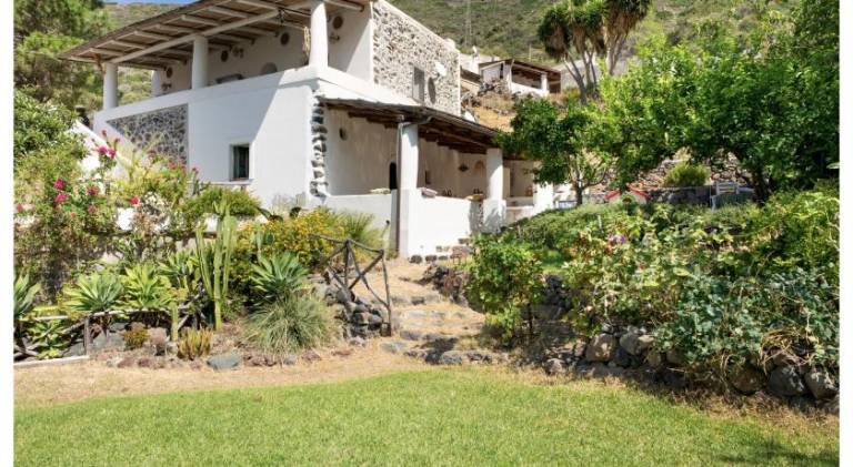 Beautiful vacation home | Pets are welcome in Malfa