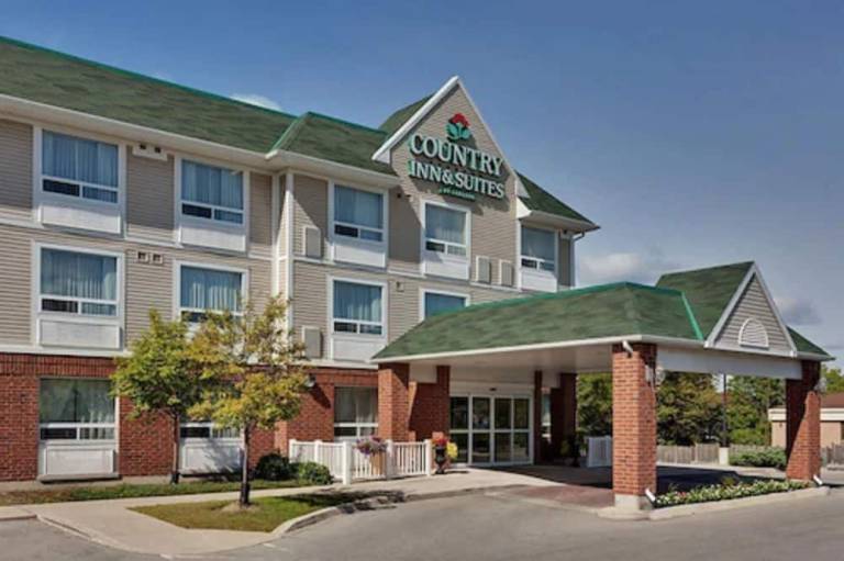 Country Inn & Suites by Radisson London South ON