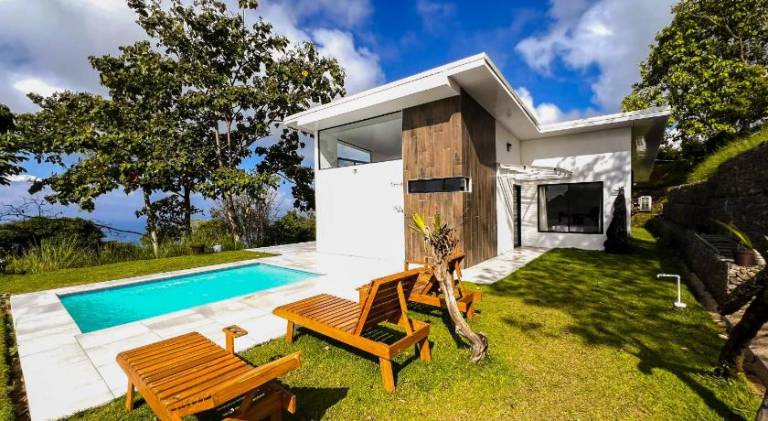 Vacation home with pool, terrace & barbeque — photo 3