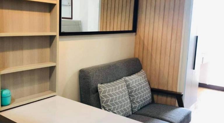 Serviced apartment with terrace, yard & pool in Quezon City