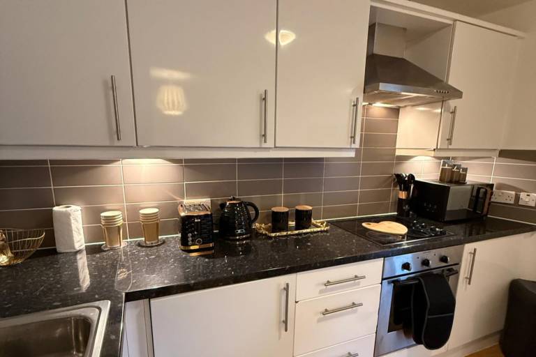 Flat - Sleeps 4 - Parking - Balcony - Pet friendly — photo 3