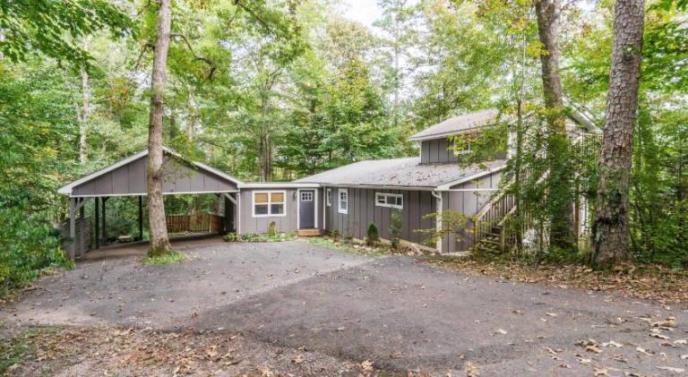 Lovely house | Dogs allowed in Dahlonega, GA