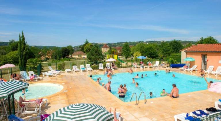 Serviced apartment with pool, garden & sauna in Bergerac
