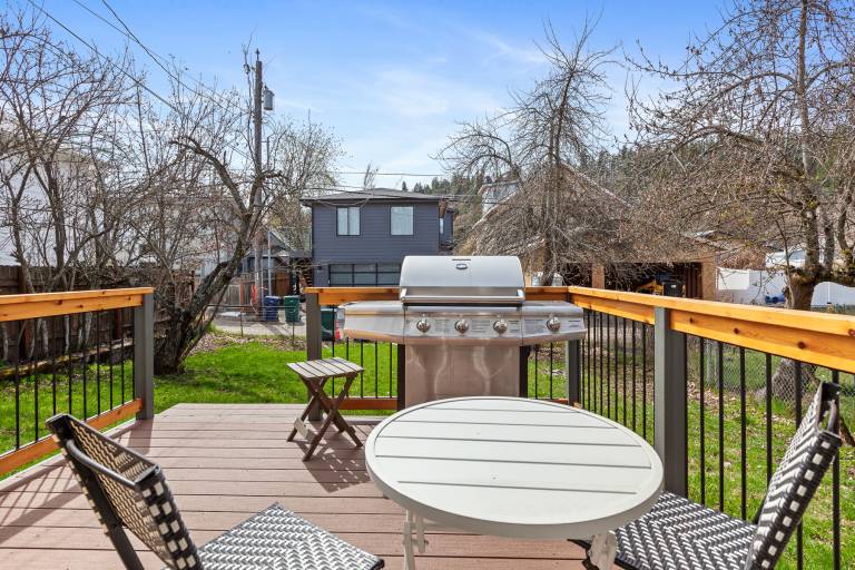New Listing! Walk to Downtown CDA Pet-Friendly Yard Grill — photo 4
