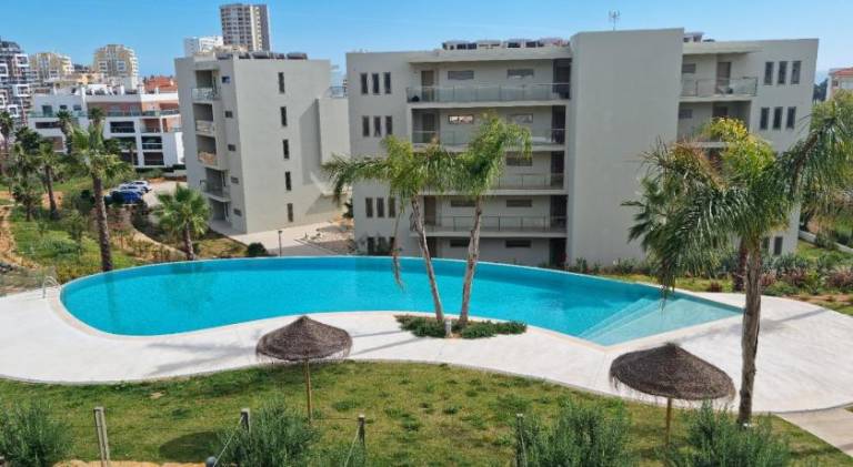 Apartment with private pool & yard in Portimão