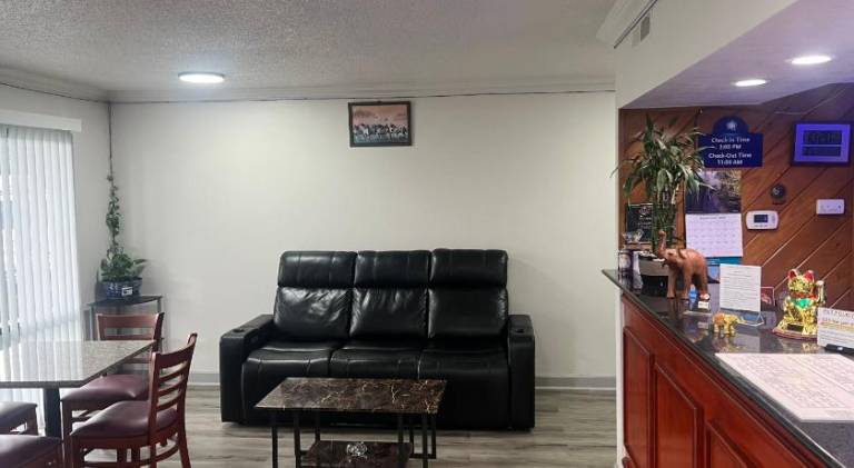Galaxy Inn & Suites — photo 4
