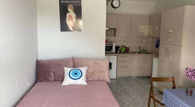 Holiday apartment with patio | Beach nearby | Pet-friendly in Kavala