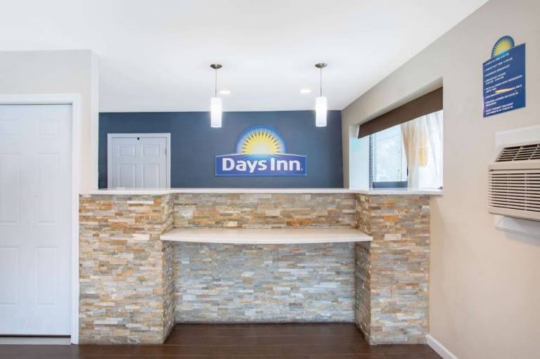 Days Inn by Wyndham Elmsford White Plains