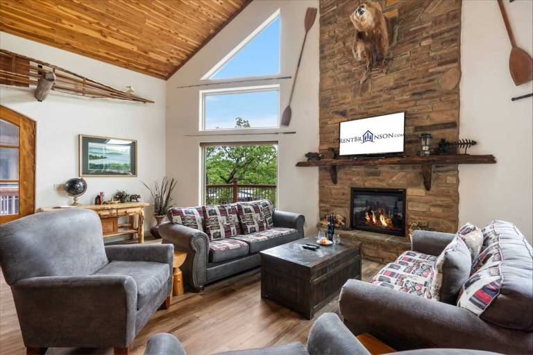 Fully equipped nice house with barbecue & pool | Dogs allowed in Branson, MO