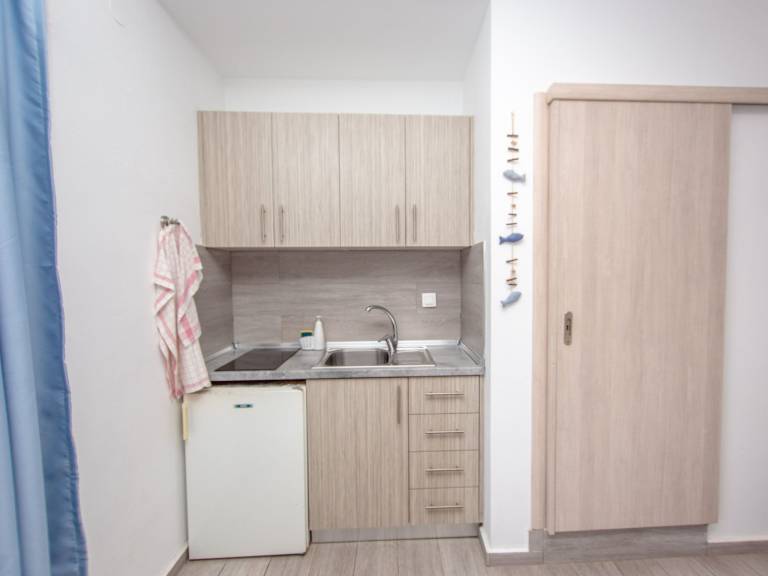Holiday apartment with garden & patio — photo 5