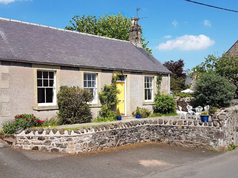 Cottage  Duns