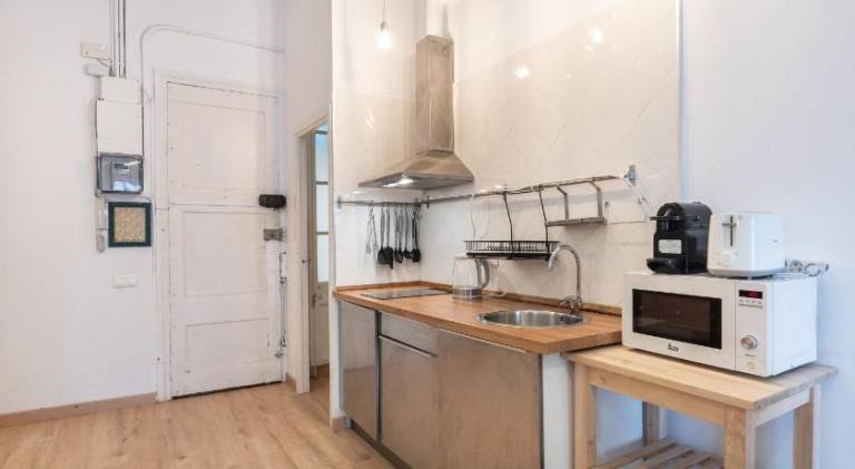 Charm and Comfort in the Heart of Sant Antoni, Barcelona — photo 4