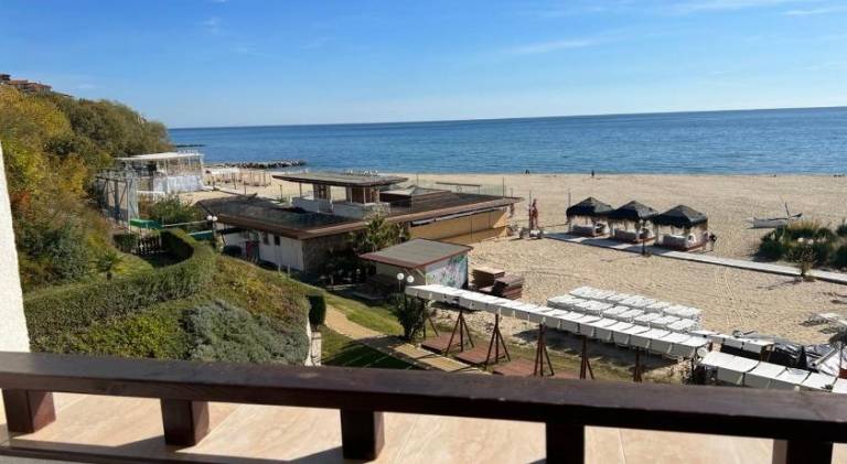 Holiday apartment with pool | Close to the beach | Pets are welcome in Sveti Vlas