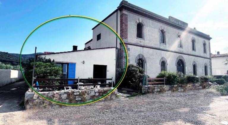 Apartment with barbecue & yard in Portoferraio