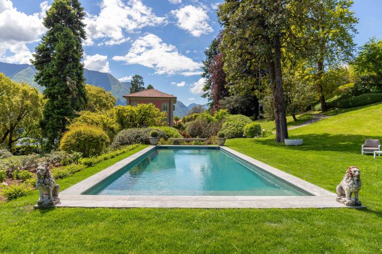 Villa with private pool, terrace & grill | Lake view — photo 2