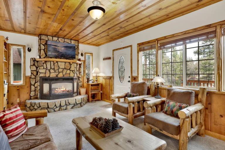 Nine Pines Lodge Retreat in the Pines at Big Bear — photo 3