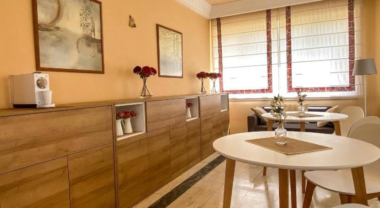 Serviced apartment with yard — photo 4