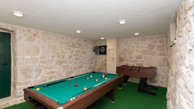 Villa with barbeque, patio & private pool | Pet-friendly — photo 4