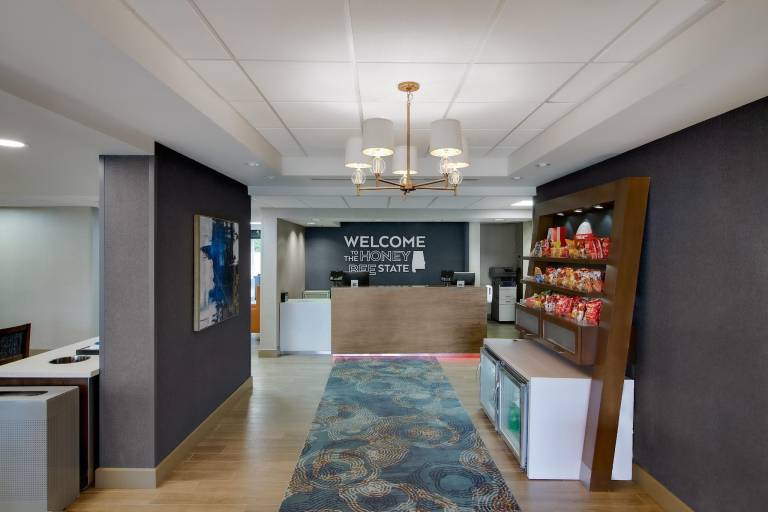 Hampton Inn Birmingham-Colonnade 280 — photo 4