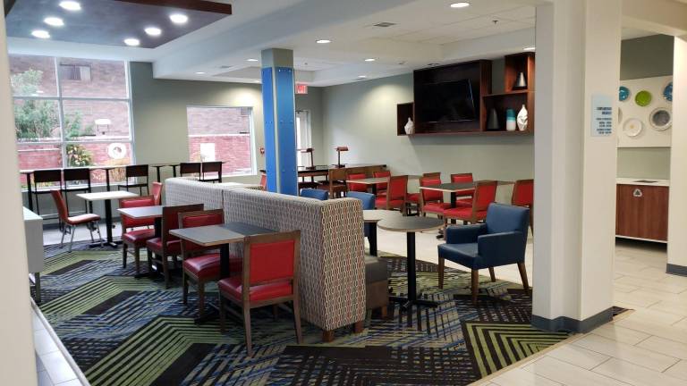 Holiday Inn Express Hotel and Suites Weslaco By IHG — photo 3