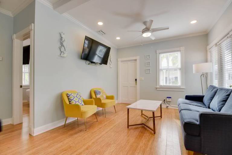 Poolside Suite by Brightwild Pvt Pool Parking — photo 4