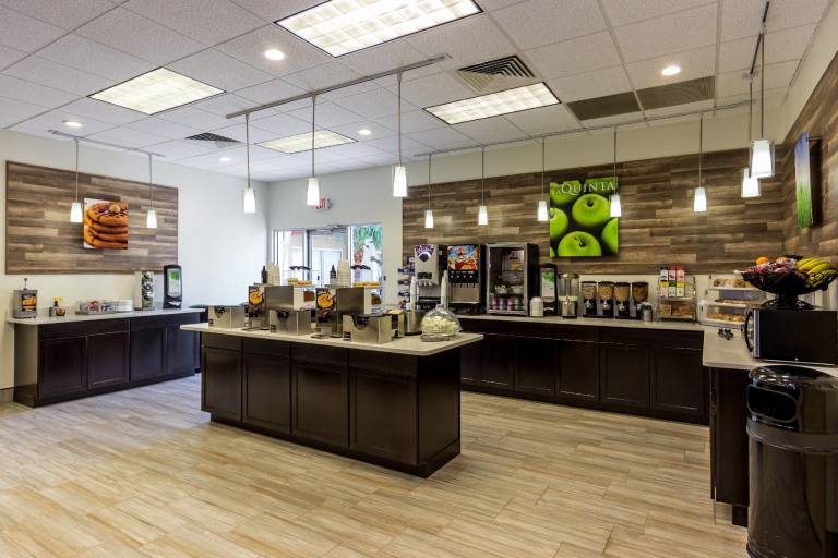 La Quinta Inn by Wyndham Clearwater Central — photo 5