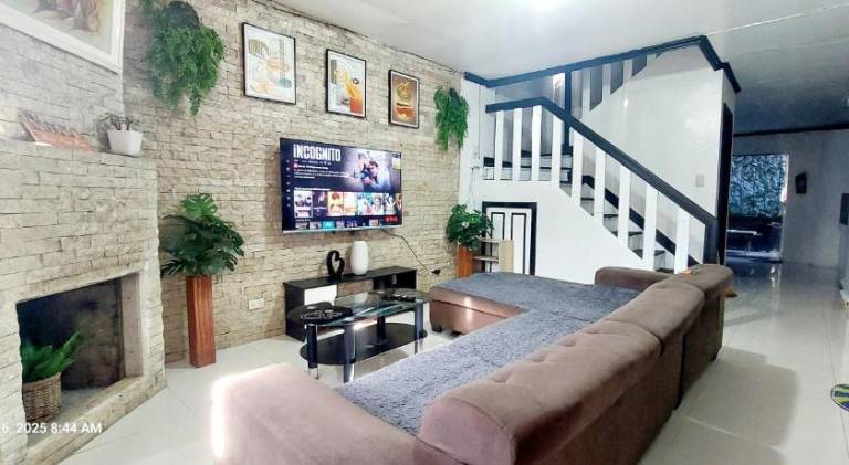 Chloe's Homestay - Baguio Spacious 3BR Corner Rowhouse for Family & Friends Getaways in Baguio