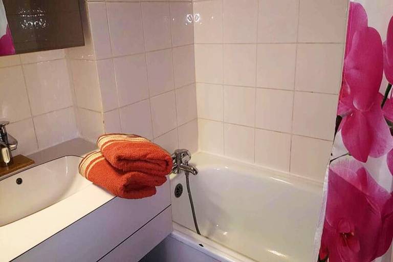 Holiday apartment with jacuzzi — photo 5