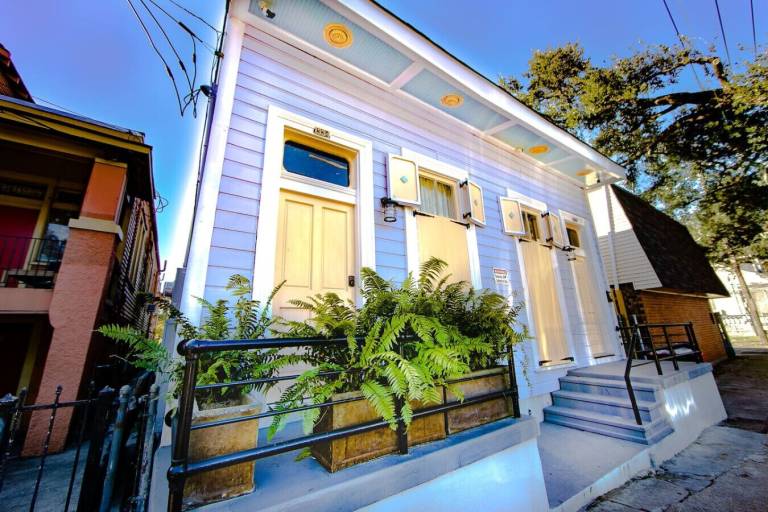Bed and breakfast  South 7th Ward