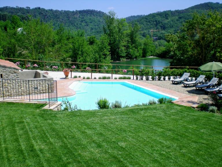 House with private pool, barbecue & yard — photo 2