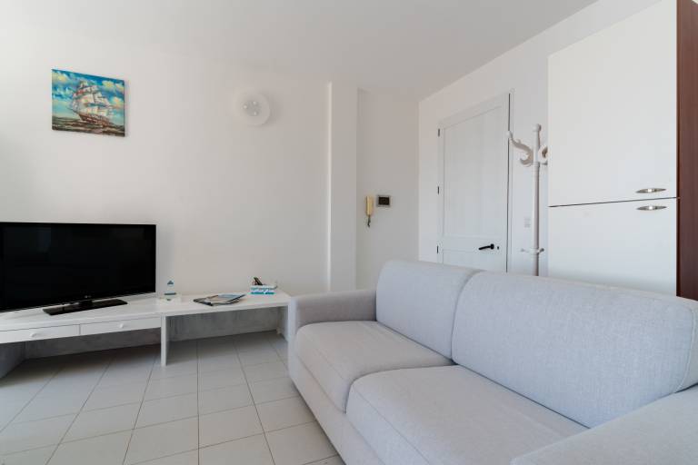 House | City view — photo 4
