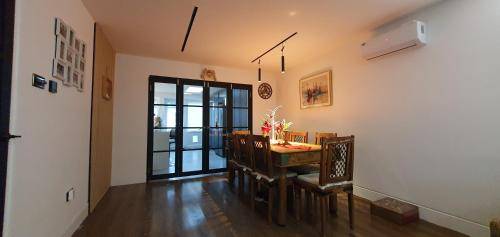 House  Chingford