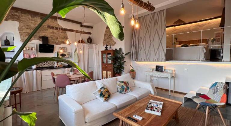 Holiday apartment with jacuzzi in Cáceres