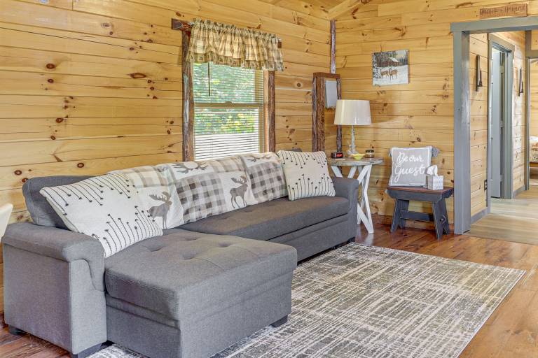 Charming Couples Cabin on 40 Acres in Zanesville — photo 4