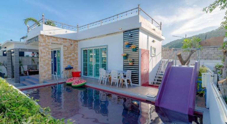 Villa with pool — photo 3