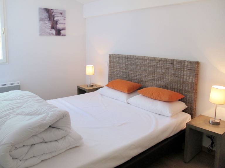 Holiday apartment with sauna, patio & heated pool — photo 5