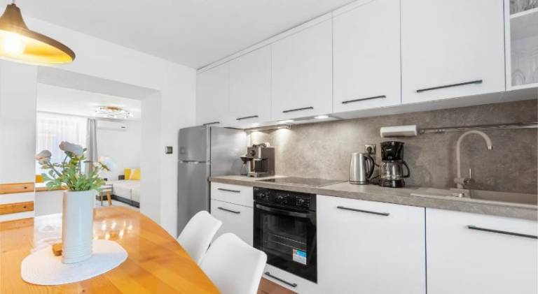 Holiday apartment with 2 rooms for 6 persons — photo 2
