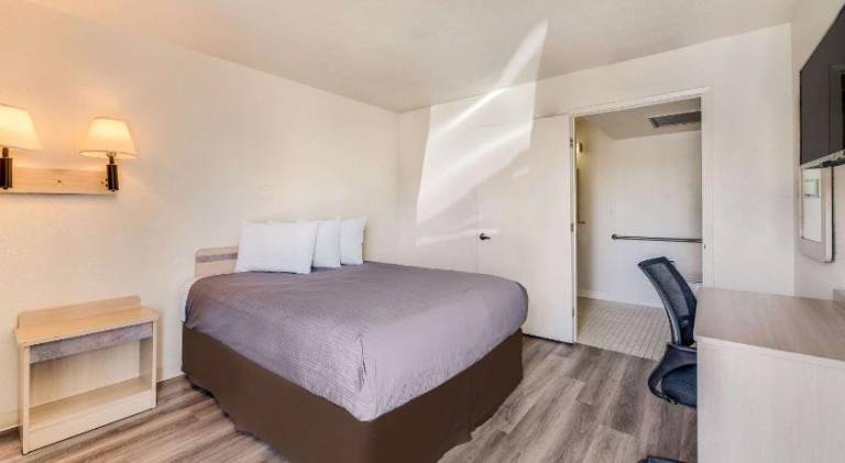 Econo Lodge Stockton near I-5 Fairgrounds in Stockton, CA