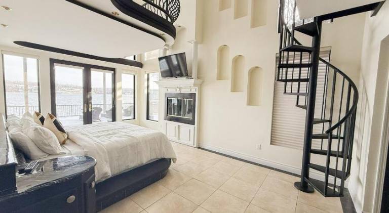Spacious house with pool & hot tub | Good for workation | Pet-friendly — photo 2
