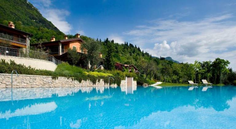 Serviced apartment with pool, yard & terrace in Toscolano Maderno