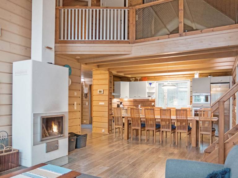 Vacation home with hot tub, patio & sauna | Nature view — photo 3