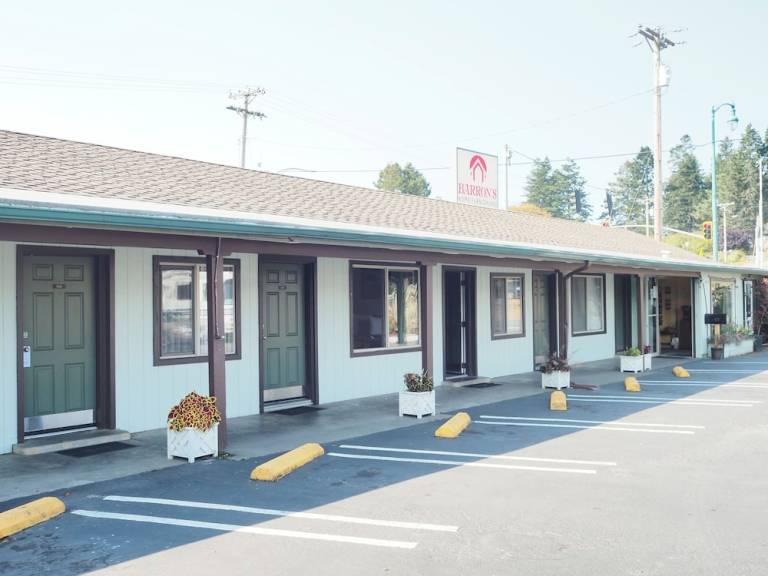Motel  Brookings