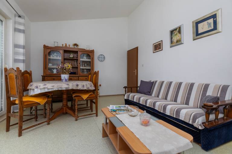 Charming holiday apartment with patio, yard & BBQ | Sea view | Dogs allowed — photo 4