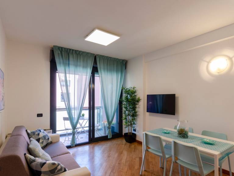 Apartment with patio | Close to Piazza De Ferrari — photo 2