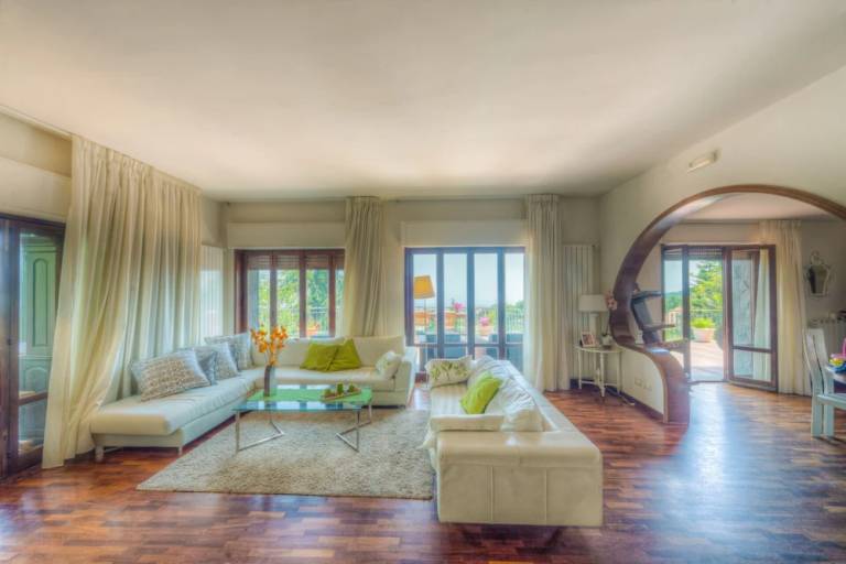 House  Nicolosi